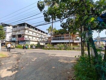 Showroom for Rent in Thammanam, Kochi
