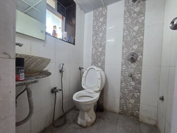 Summit Apartment