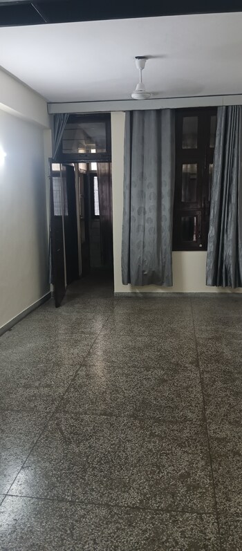 1 BHK Flat for Rent in Ip Extension, Delhi