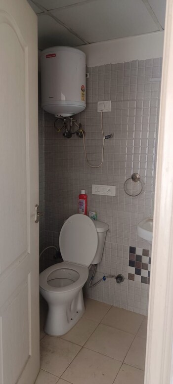 3 BHK Flat for Rent in Sector 76, Noida