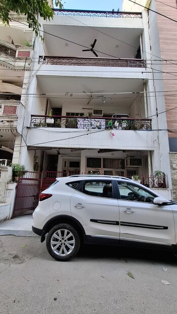 4 BHK House for Sale in Shalimar Bagh, Delhi