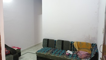 1 BHK Builder Floor for Rent in Vaishali Sector 3, Ghaziabad