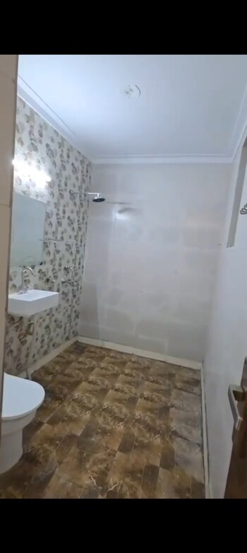 3 BHK Builder Floor for Rent in Green Fields Colony, Faridabad