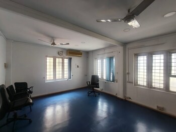 Office Space for Rent in Valanjambalam, Kochi