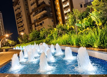 Aparna Sarovar Zenith