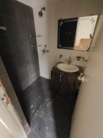 Mahagun Moderne