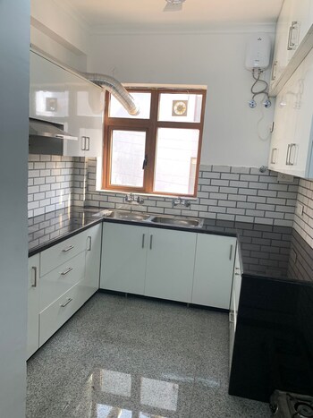 3 BHK Builder Floor for Rent in Sector 45, Gurgaon