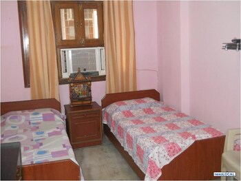 1 RK House for Rent in Sector 14, Gurgaon
