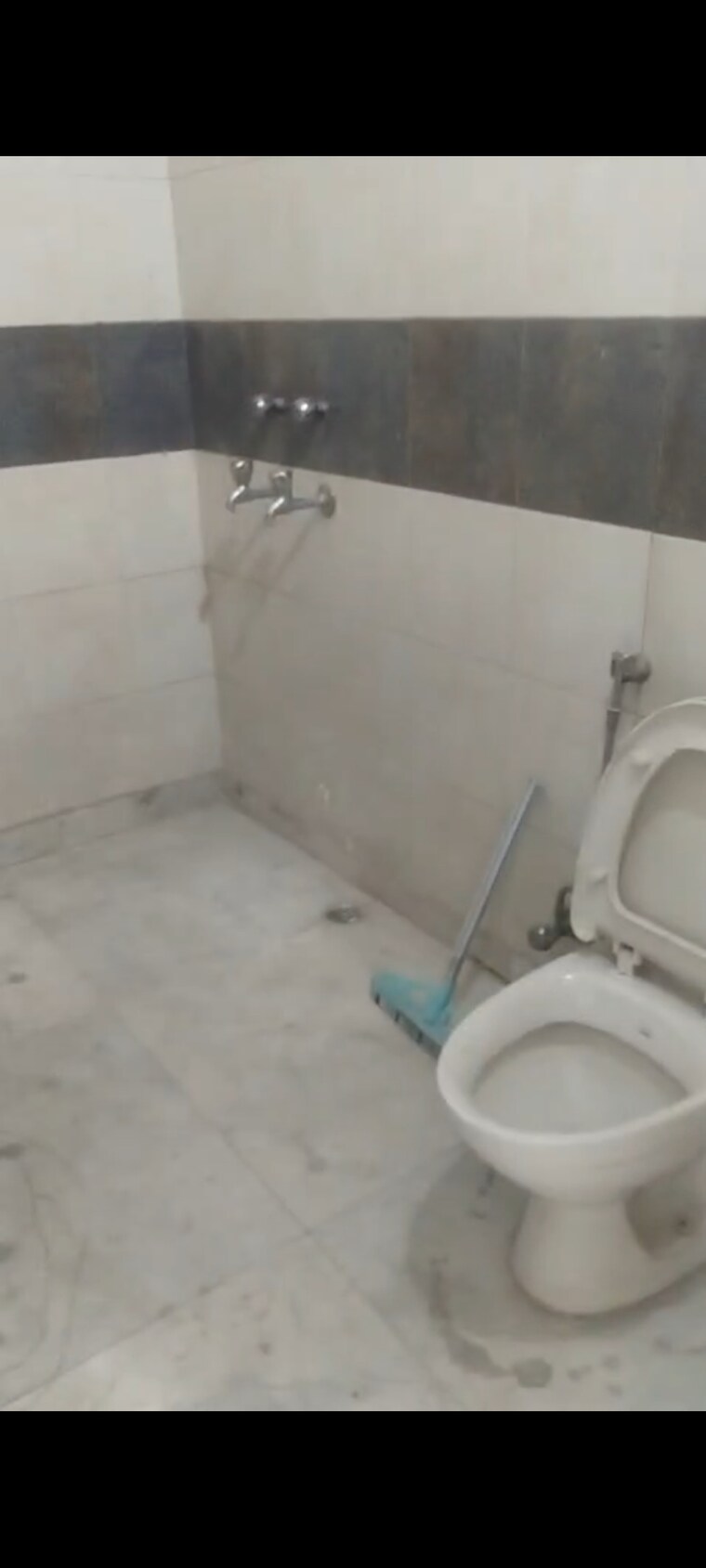 Bathroom, sector 45 2 Bedroom 263 Sq.Yd. Builder Floor In Sector 45 Gurgaon 10740202