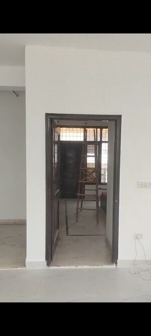 Room in 2 BHK Builder Floor at Sector 45 – for Rent