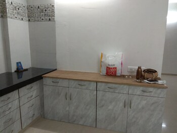 4 BHK Flat for Rent in Shastrinagar, Ahmedabad