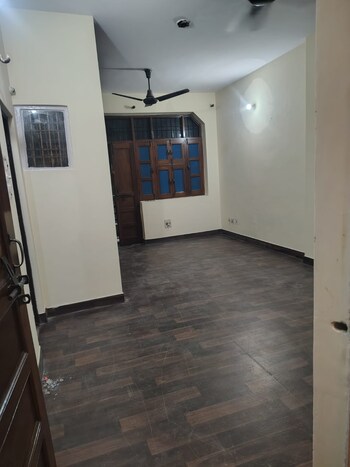 1 BHK House for Rent in Sector 12, Noida