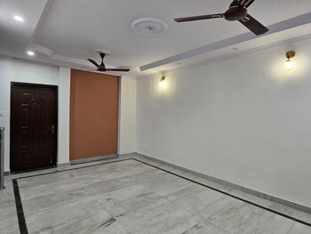 2.5 BHK Villa for Rent in Sector 56, Noida