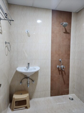 RWA Apartments Sector 30