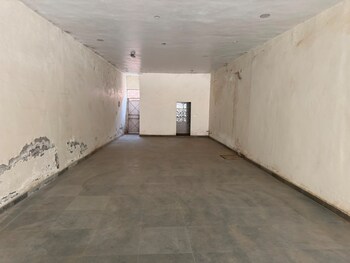 Showroom for Sale in Daulatabad Industrial Area, Gurgaon