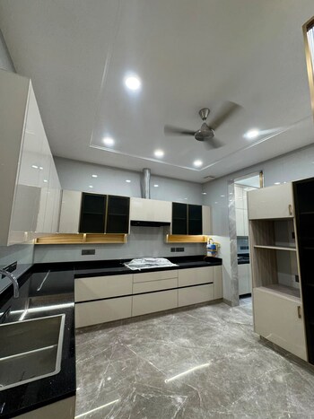 4 BHK Builder Floor for Rent in Defence Colony, Delhi