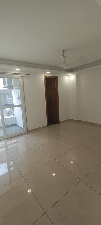 3 BHK Builder Floor for Rent in East Of Kailash, Delhi