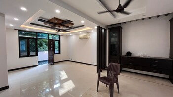 3 BHK Builder Floor for Sale in Kailash Colony, Delhi