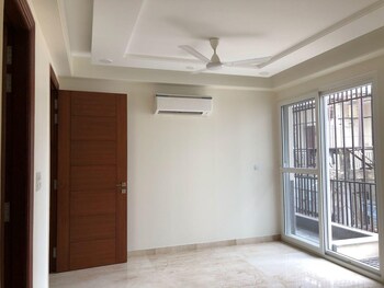 4 BHK Builder Floor for Sale in Kailash Colony, Delhi