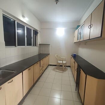 Atur James Court