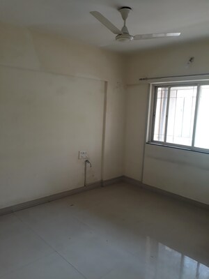 Room in 2 BHK Apartment at BU Bhandari Everglade, Kharadi – for Rent