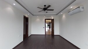 Room in 4 BHK Builder Floor at Dlf Phase I – for Sale