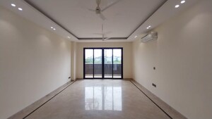 Room in 4 BHK Builder Floor at Dlf Phase I – for Sale
