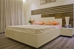 Bedroom in 4 BHK Apartment at Vesu – for Rent