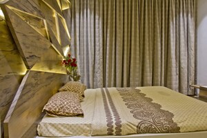 Bedroom in 4 BHK Apartment at Vesu – for Rent