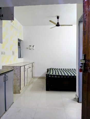 1 RK Flat for Rent in Sector 16b Dwarka, Delhi