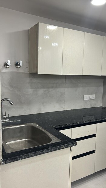 1 BHK Builder Floor for Rent in Freedom Fighters Enclave, Delhi
