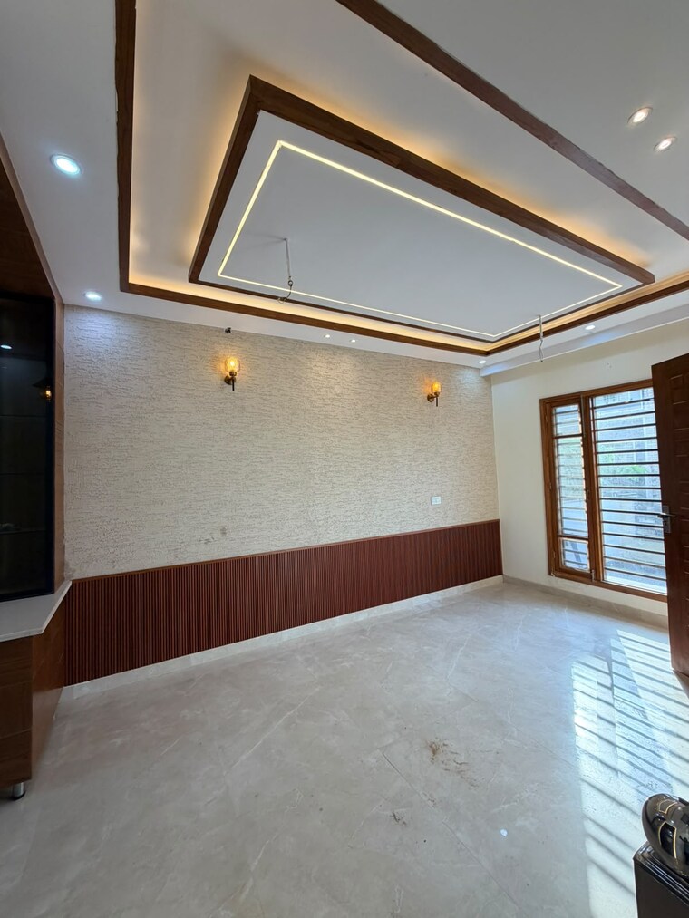 Room, sector 124 3 Bedroom 90 Sq.Yd. Independent House In Sector 124 Mohali 10749778