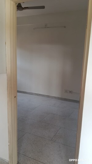 Room in 3 BHK Independent House at Morabadi – for Rent