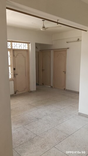 Room in 3 BHK Independent House at Morabadi – for Rent