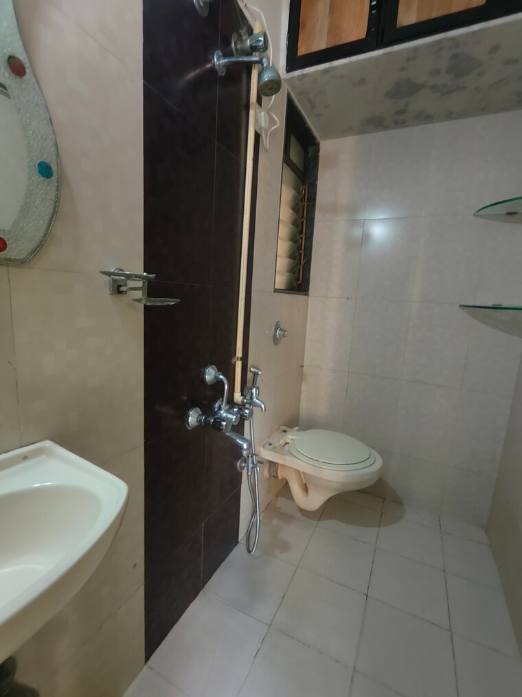 Bathroom, raunak-laxmi-narayan-residency 2 Bedroom 770 Sq.Ft. Apartment In Pokhran Road No Two Thane 10749819