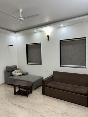 Living Room in 2.5 BHK Builder Floor at Sector 65 – for Rent