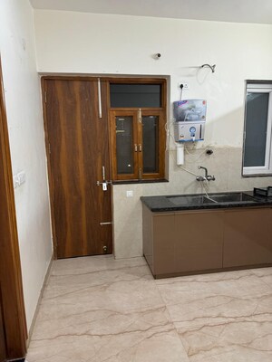 Room in 2.5 BHK Builder Floor at Sector 65 – for Rent