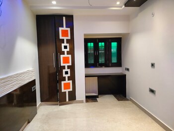 2 BHK Flat for Rent in Ip Extension, Delhi