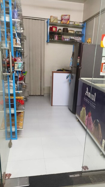 Shop for Rent in Gujrat Colony, Pune