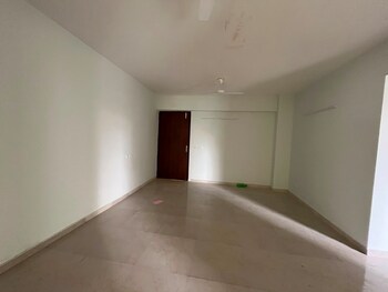 GLS Avenue 81
