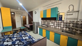 1 RK Builder Floor for Rent in Saket, Delhi