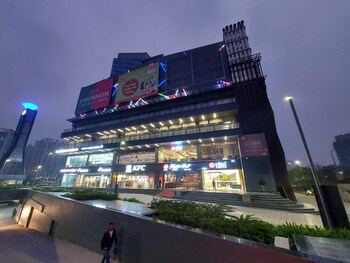 Galaxy Blue Sapphire Plaza