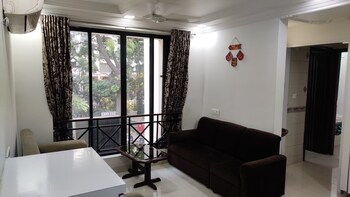 Hiranandani Gardens Canna
