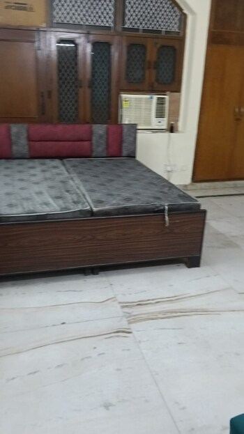 2 BHK House for Rent in Sector 34, Noida