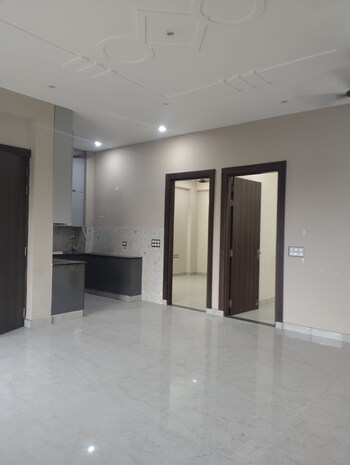 2 BHK Builder Floor for Rent in Sector 41, Noida