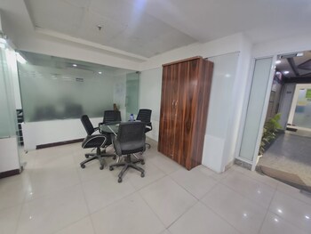 Office Space in IT/SEZ for Rent in Sector 63, Noida
