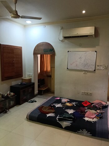 2 BHK House for Rent in Southern Avenue, Kolkata