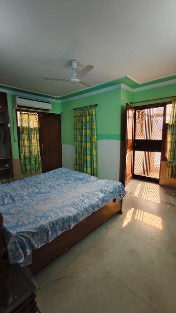 1 BHK House for Rent in Kalkaji, Delhi