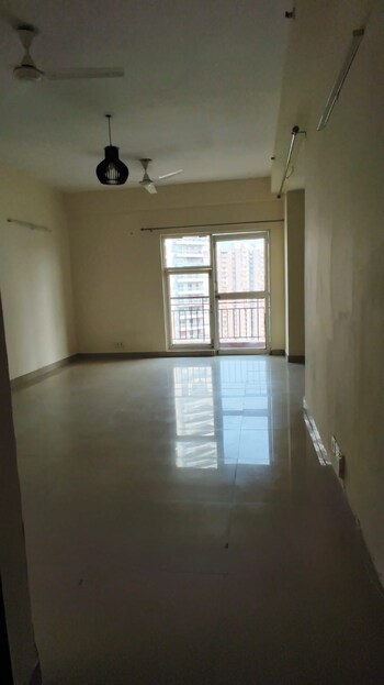 3.5 BHK Flat for Rent in Sector 76, Noida