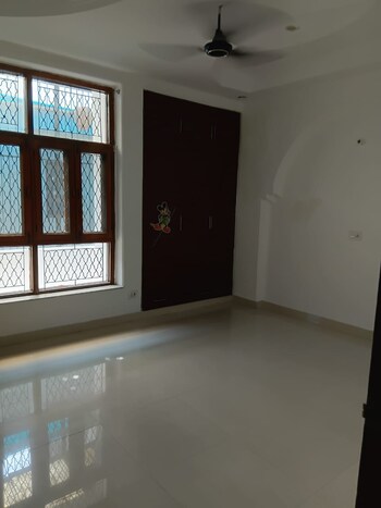 3 BHK Builder Floor for Rent in Sector 52, Noida